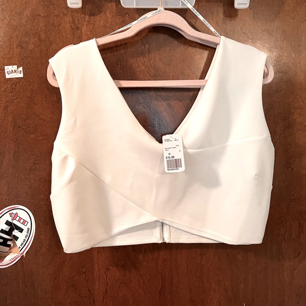 BNWT- Forever 21 - Ivory Crop- 1X